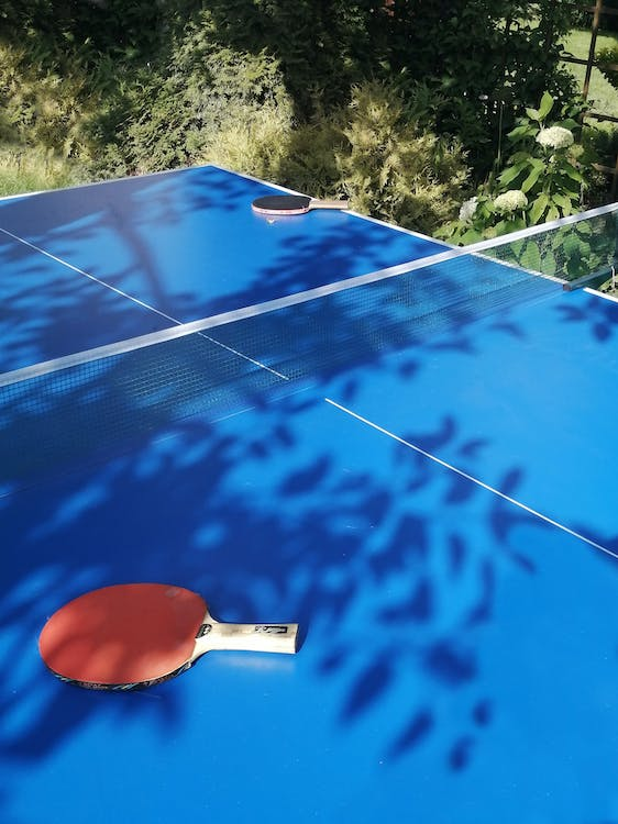 Guide pour choisir les meilleures raquettes de ping-pong